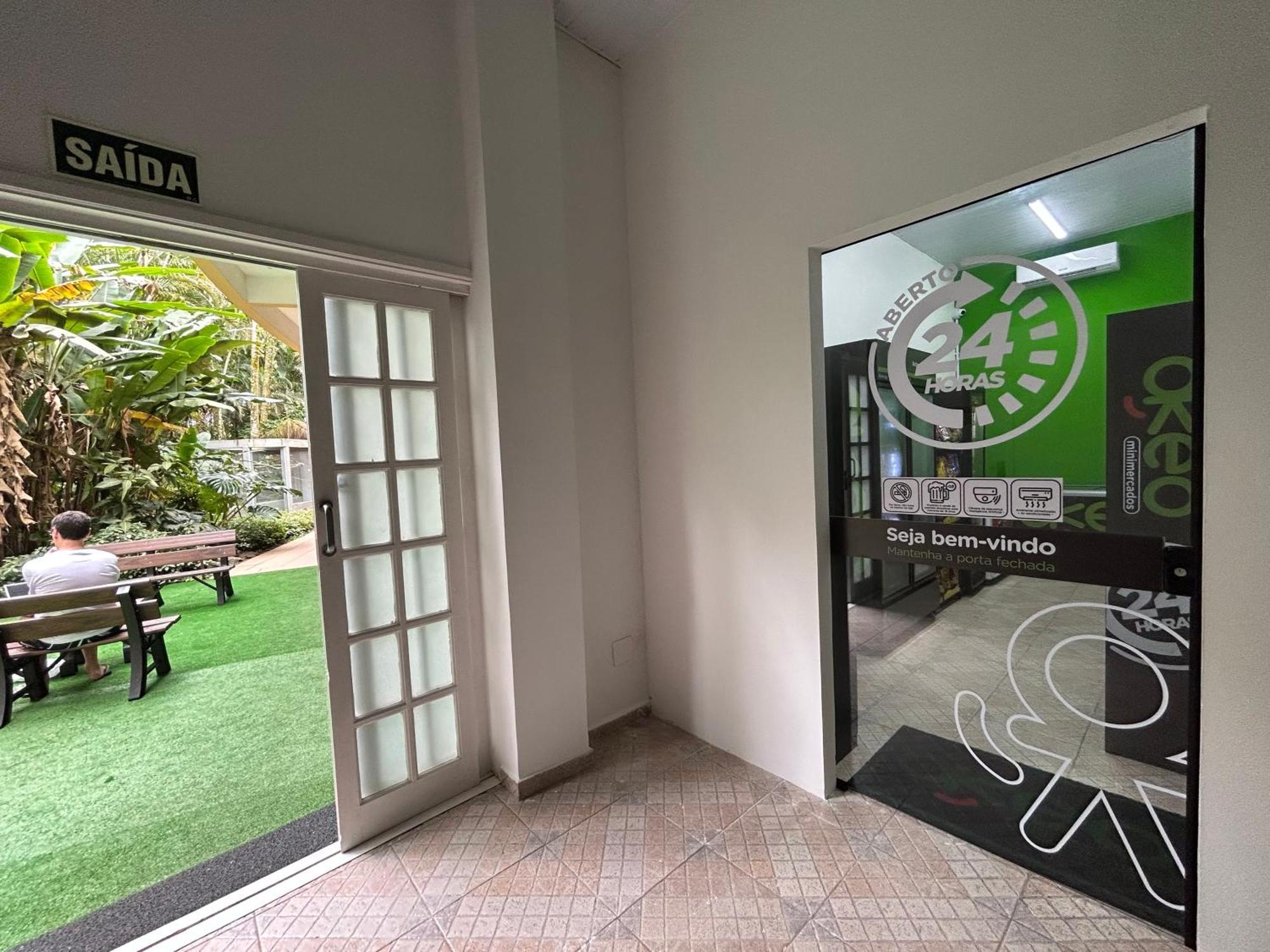 Fabuloso Flat 225, 2 Piscinas Climatizadas, Sky Com 170 Canais,Tv Com Xbox, Internet Particular 500M Bertioga, Riviera De Sao Lourenco Flat Duplex Inteiro, Adega, Cozinha Equipada Completa Servico De Hotelaria, Servico De Praia Nos Finais De Semana المظهر الخارجي الصورة